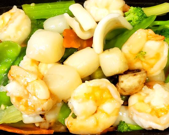 Order Stir Fried Prawns, Scallop and Squid 油泡三鲜 food online from Canton Phoenix store, Tigard on bringmethat.com