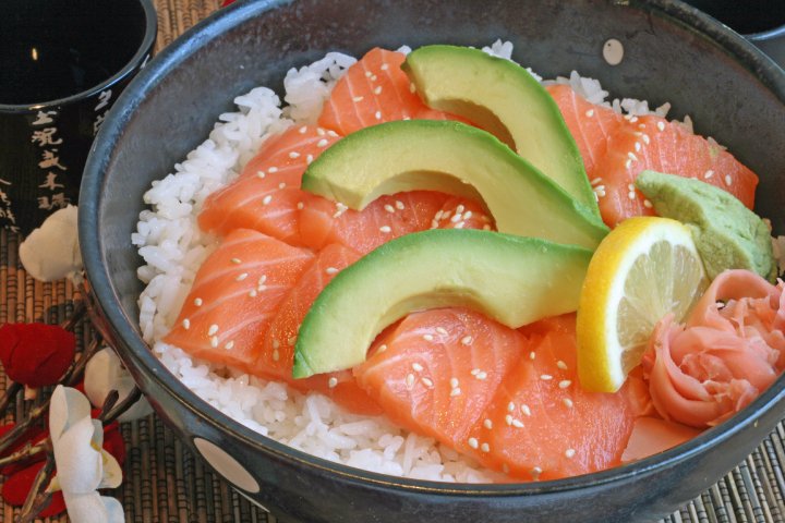 Order Salmon Sushi Bowl food online from Mako Bowl store, Pasadena on bringmethat.com