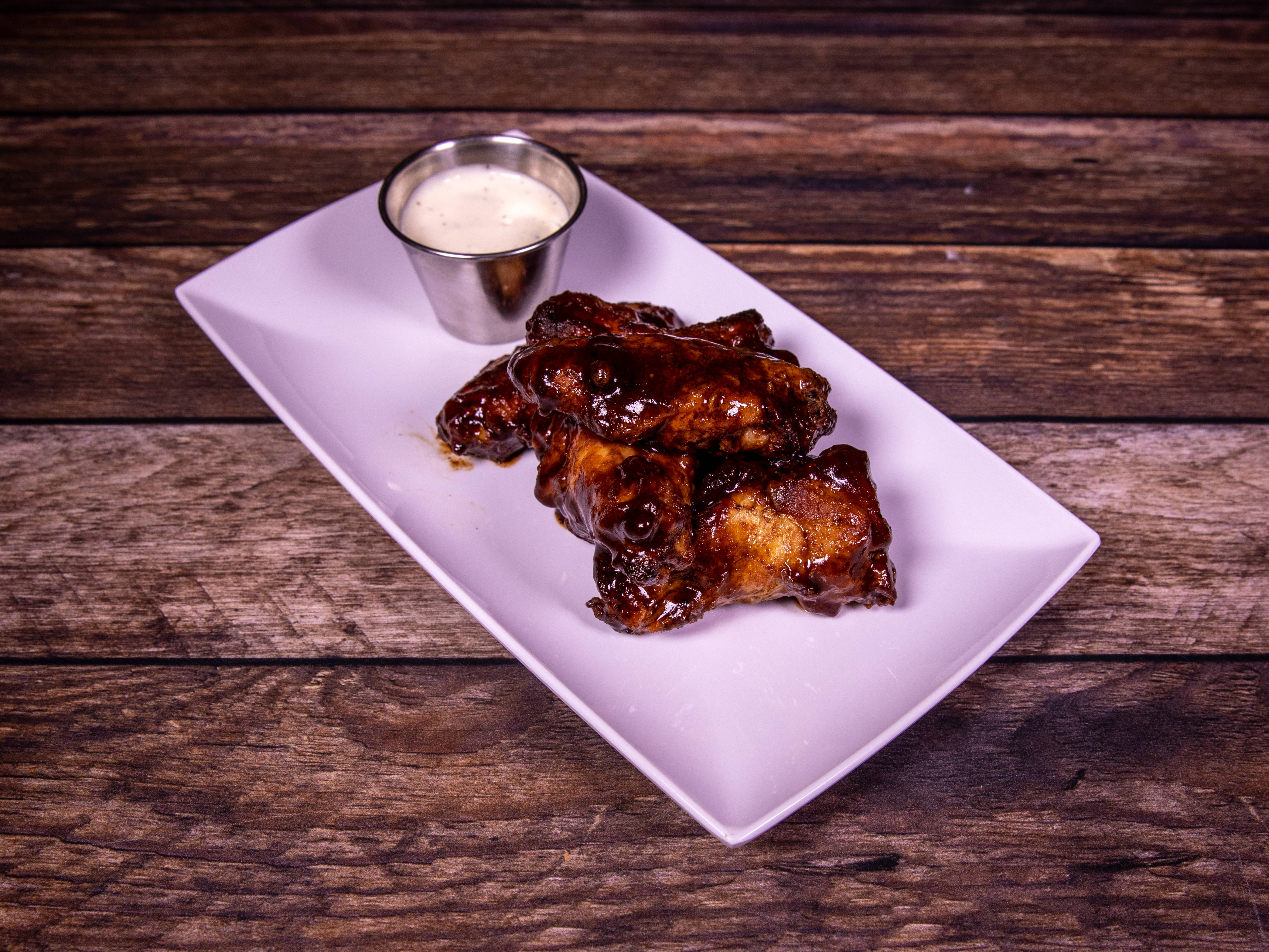 Order Wings food online from Mamas Pizza store, Arlington on bringmethat.com