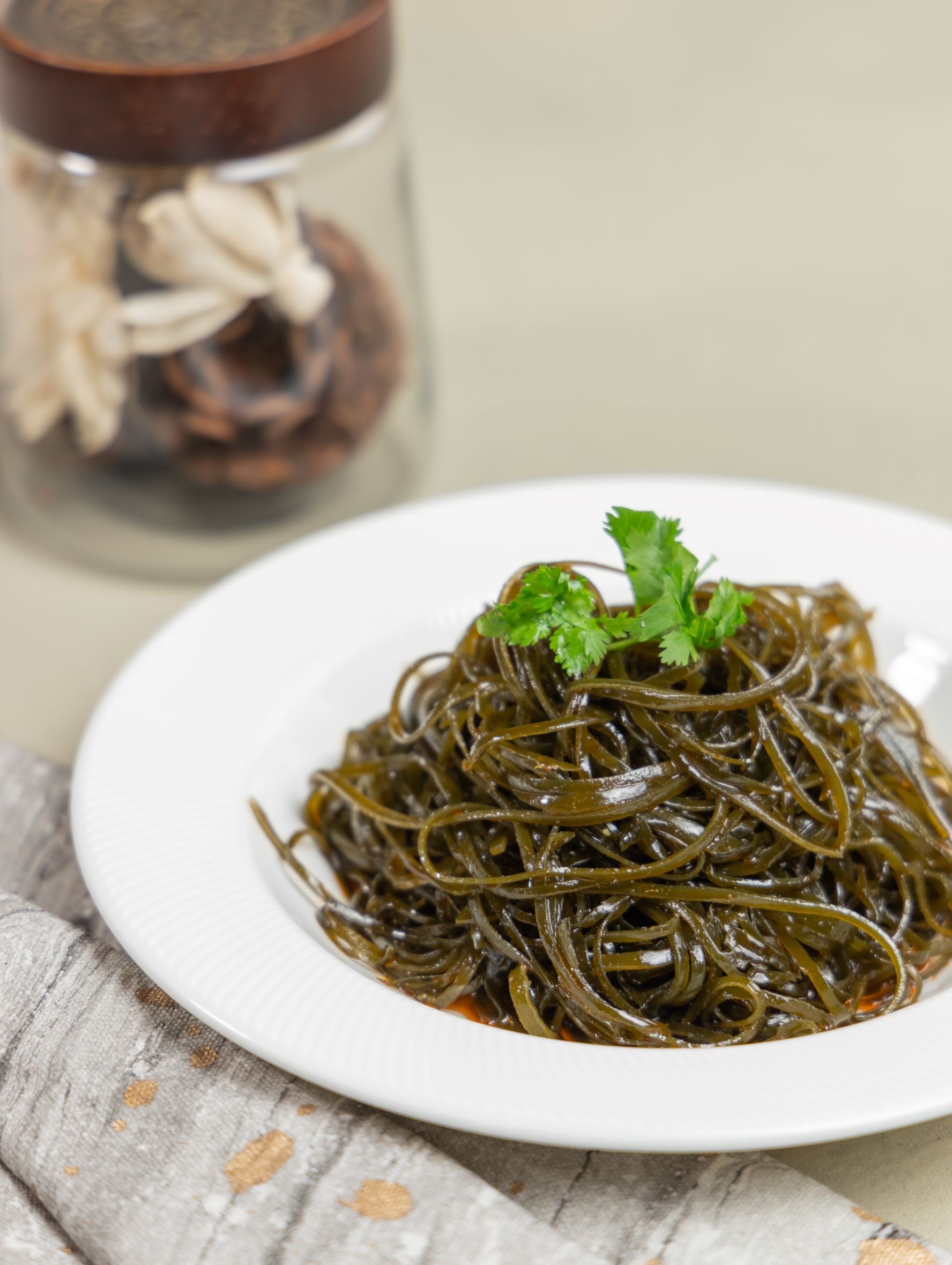 Order A6. Seaweed Salad food online from Northern Cafe store, Irvine on bringmethat.com