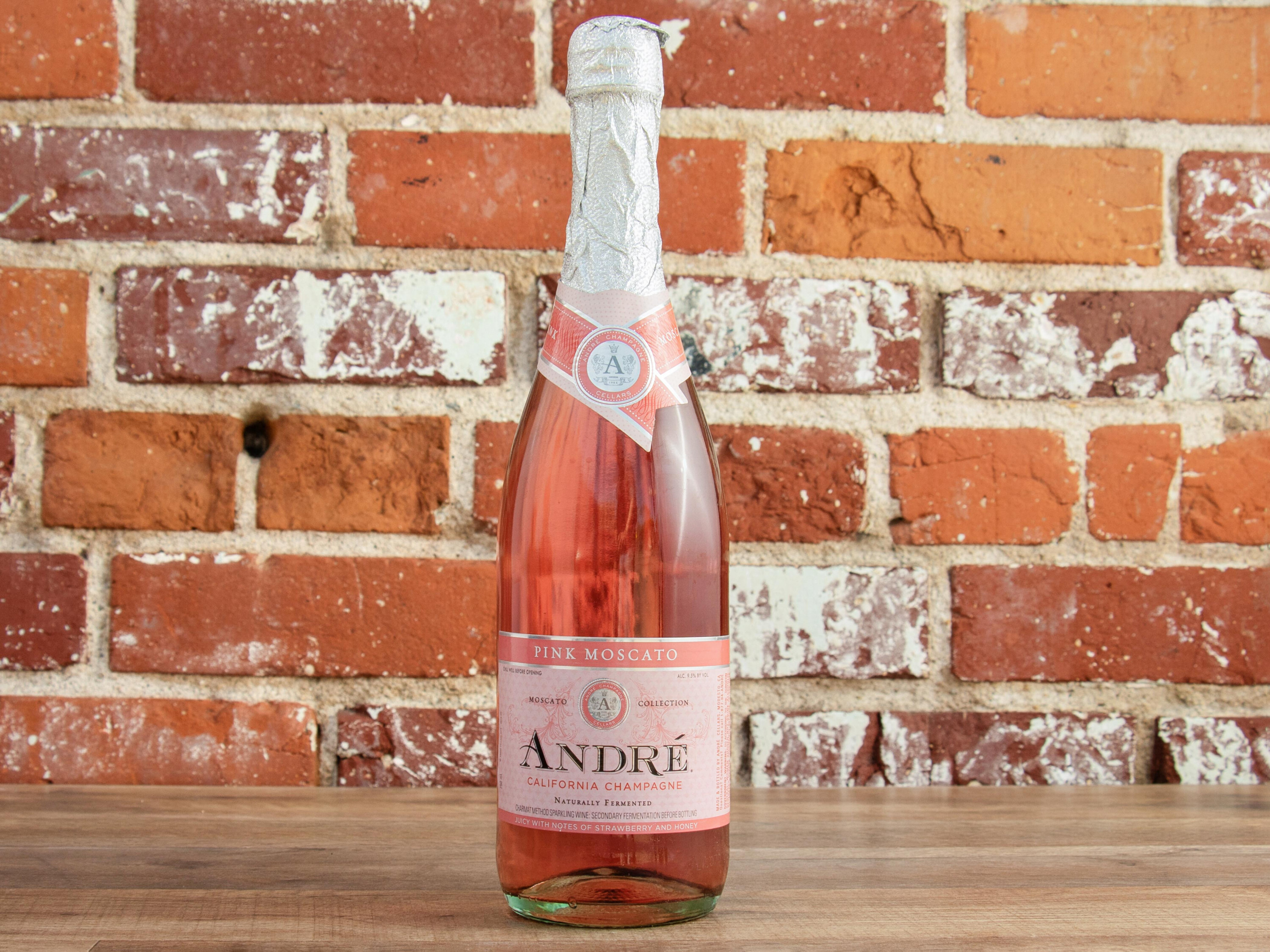 Order ANDRE PINK MOSCATO 750ML food online from Big John Liquor store, Long Beach on bringmethat.com