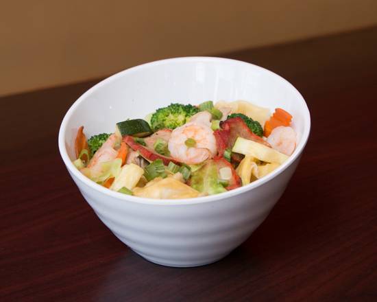 Order Wor Wonton Soup food online from Sunny Express store, South El Monte on bringmethat.com