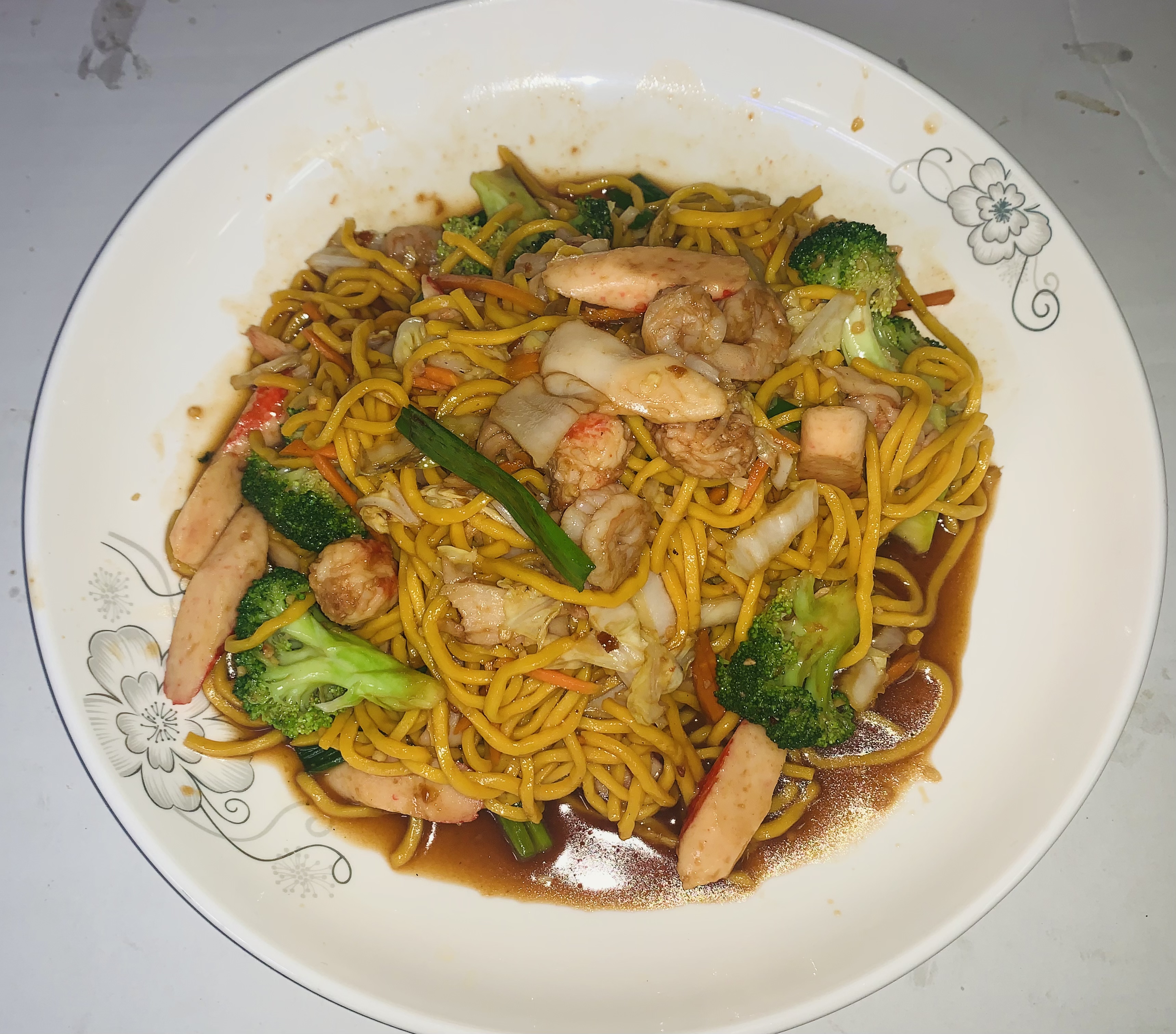 Order 68. Seafood Lo Mein 海鲜捞面 food online from Hai Sun Chinese Restrnt store, Brooklyn on bringmethat.com