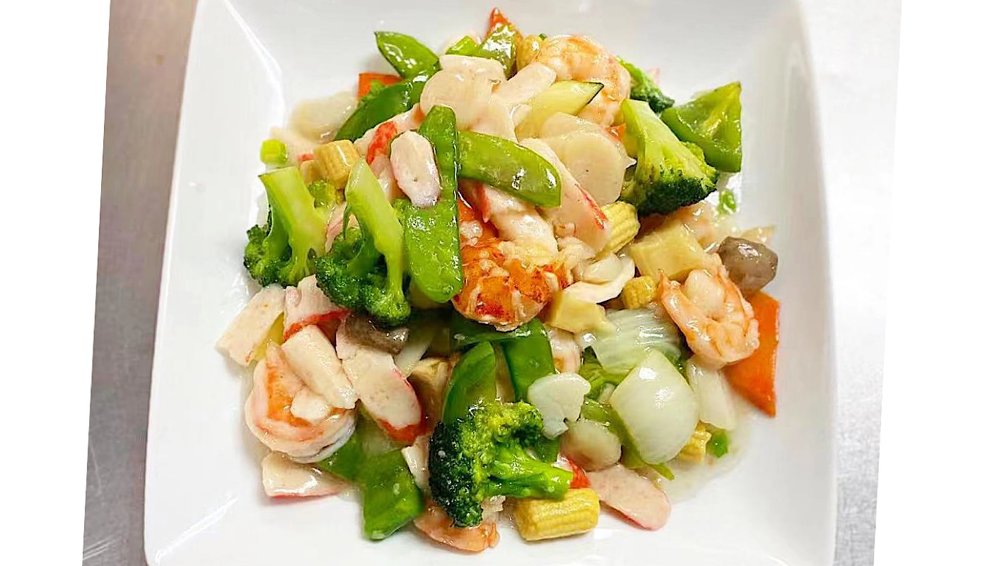Order S2. Seafood Delight Chef's Special food online from Panda Hibachi store, Duncan on bringmethat.com