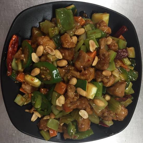 Order Kung Pao Chicken  food online from Lucky Wok Chinese Food store, Ontario on bringmethat.com