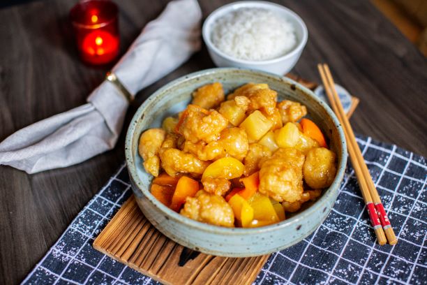 Order Thai Sweet and Sour Chicken food online from Niu Japanese Fusion Lounge store, Chicago on bringmethat.com