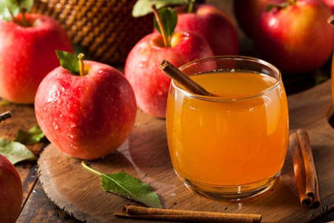 Order Apple Cider - 16 oz Hot food online from The Bagelers Coffeehouse store, Chicago on bringmethat.com