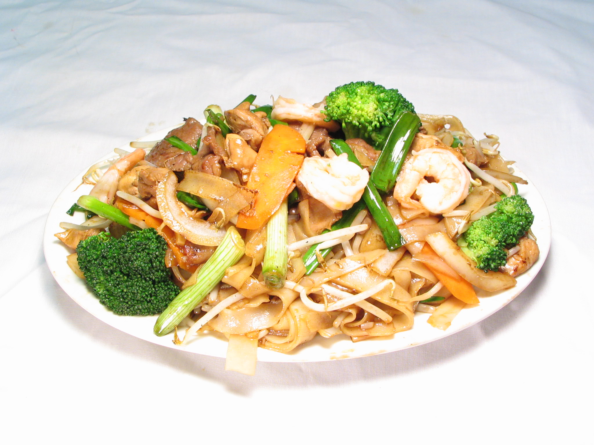 Order House Special Chow Fun food online from Kim's Restaurant store, Los Angeles on bringmethat.com