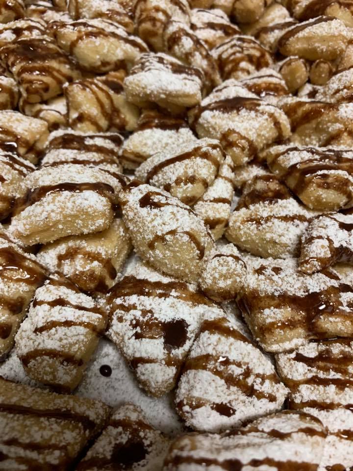 Order Cinnamon and Sugar Zeppoli food online from Pizza Express store, Henrico on bringmethat.com