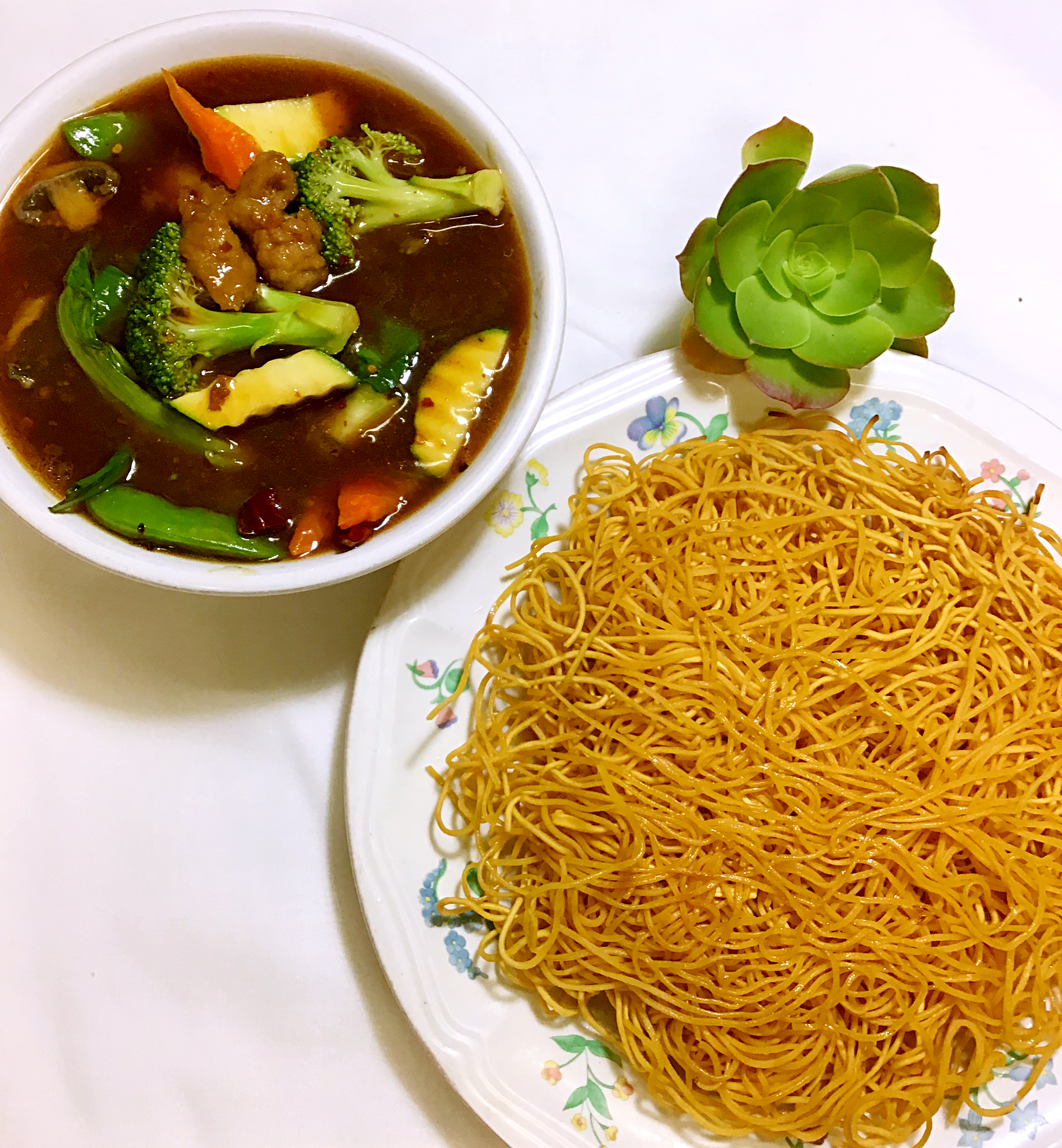 Order Hong Kong Style Crispy Noodle 香港式煎麵 food online from Win Garden store, San Francisco on bringmethat.com