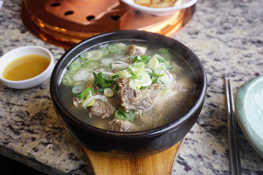 Order Beef Back Rib Soup food online from Tomo Sushi store, Laguna Woods on bringmethat.com