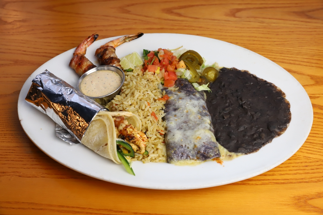 Order Combination DEL MAR food online from Roja Mexican Grill store, Omaha on bringmethat.com