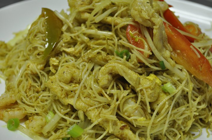 Order 105. Singapore Rice Noodles food online from Wing Wah Lau store, Chicago on bringmethat.com