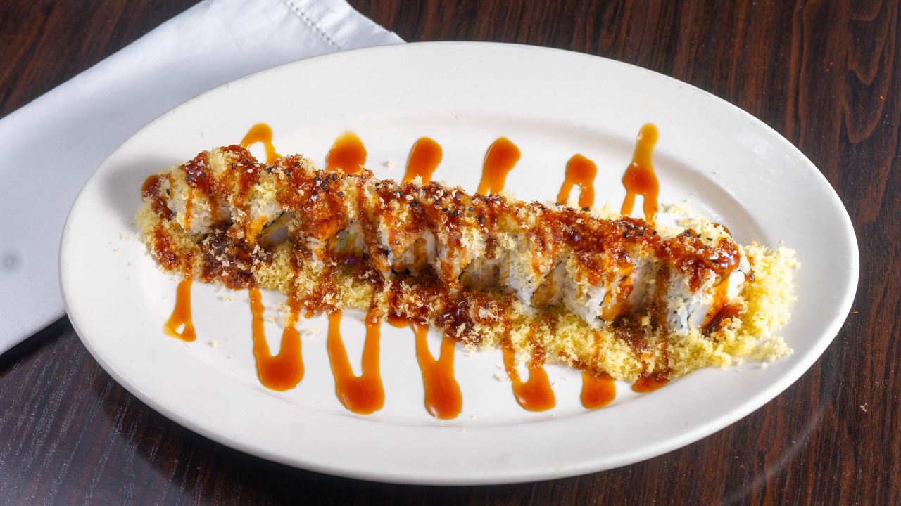 Order Crunch Roll food online from Sushi Plus store, Redwood City on bringmethat.com