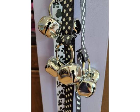 Order Oak moon Crafts Bathroom Bells Black with White Dots (1 strand) food online from What The Fluff? Pet Store & More! Llc store, Woodridge on bringmethat.com