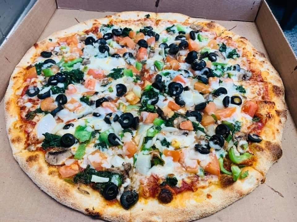 Order Veggie Pizza - Small 12" (6 Slices) food online from Royal Cutlets store, Salem on bringmethat.com