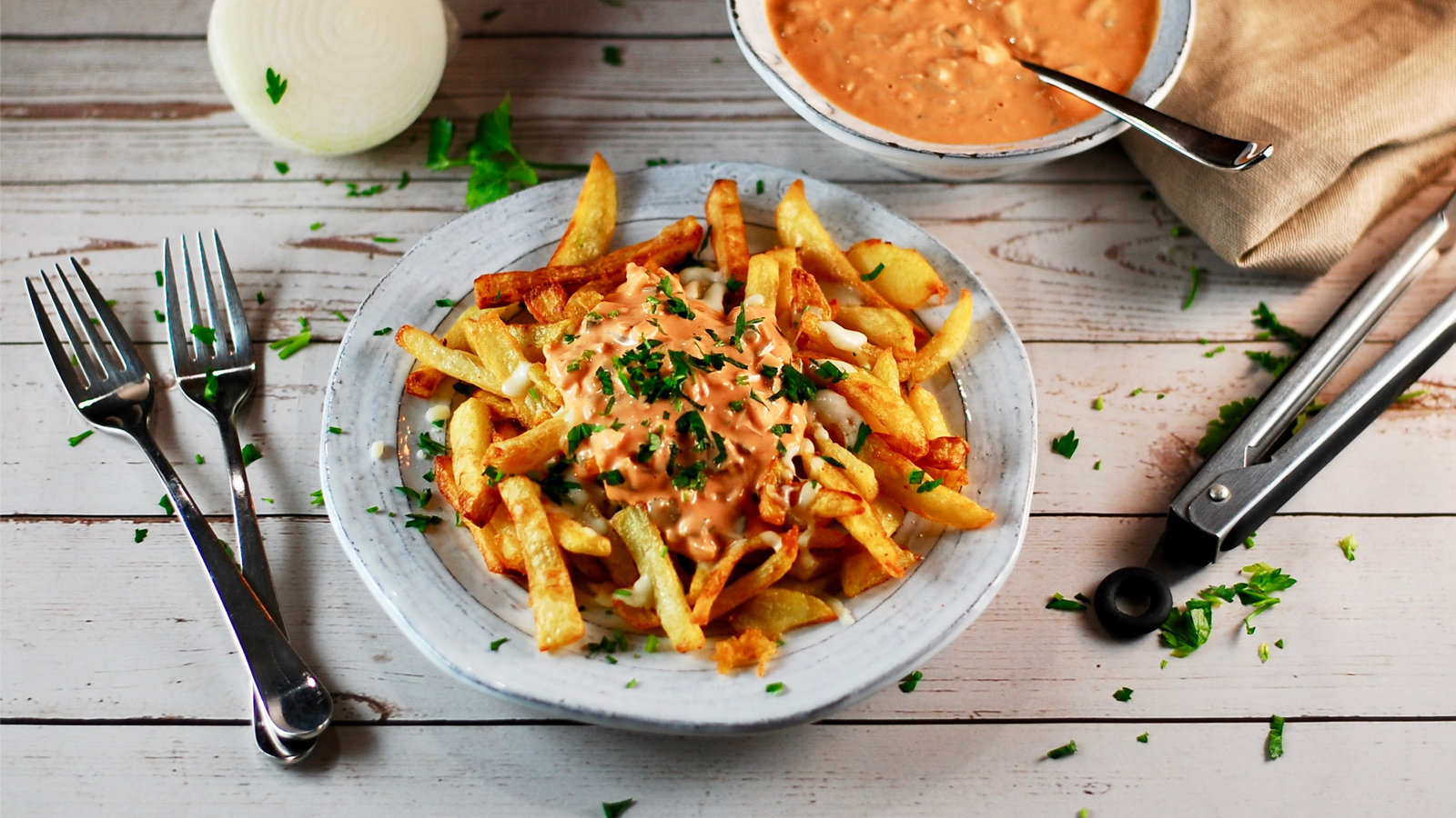 Order Gourmet Fries food online from Gyro Oasis Deli & Grill store, Irving on bringmethat.com