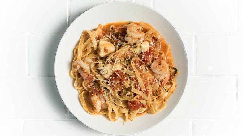 Order Spicy Shrimp Fettuccini food online from Pastini store, Tualatin on bringmethat.com