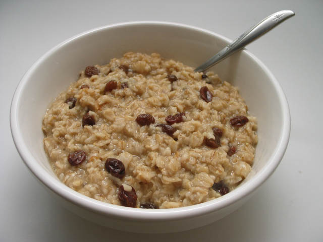 Order Hot Cereal with Raisins food online from Sutton cafe store, New York on bringmethat.com