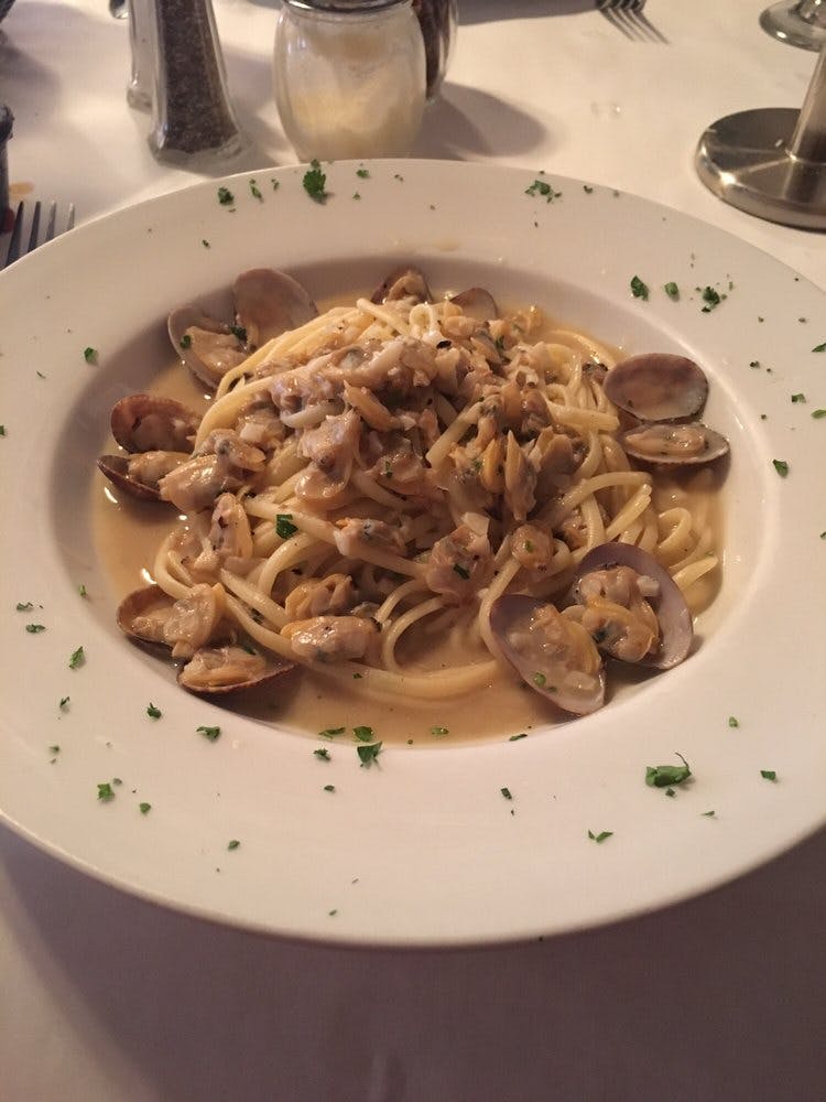 Order Linguini with Clams - Platter food online from Bella Roma Italian Restaurant store, New Albany on bringmethat.com