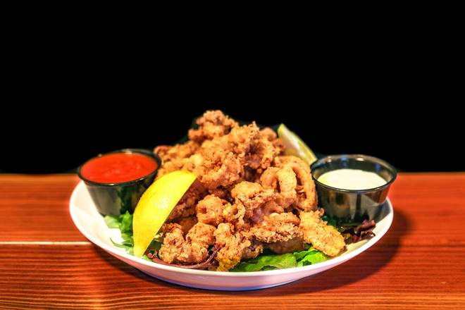 Order Fried Calamari food online from Tommy Tavern + Tap store, Princeton on bringmethat.com