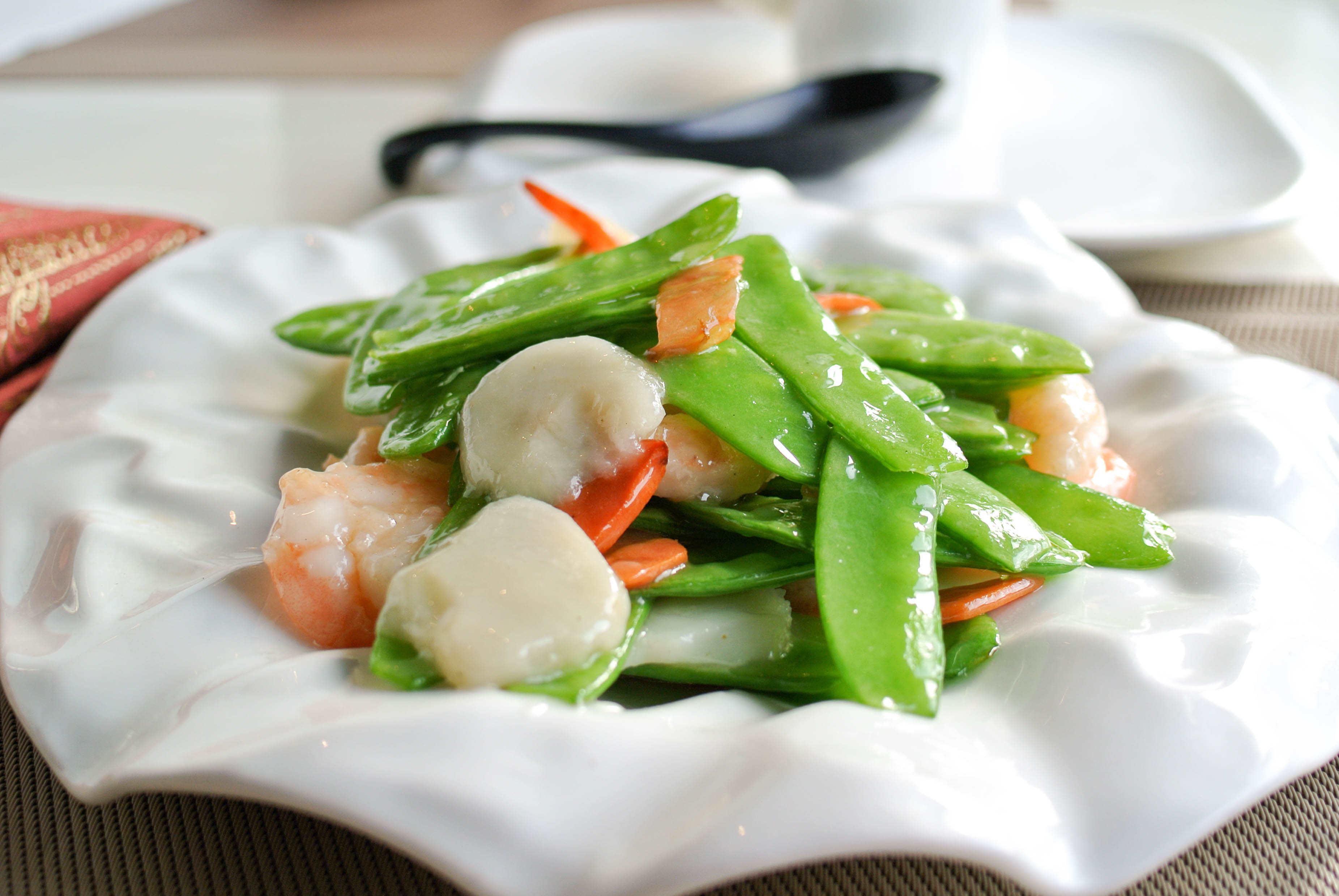 Order Shrimp with Snow Peas 雪豆蝦仁 food online from Fey Restaurant store, Menlo Park on bringmethat.com