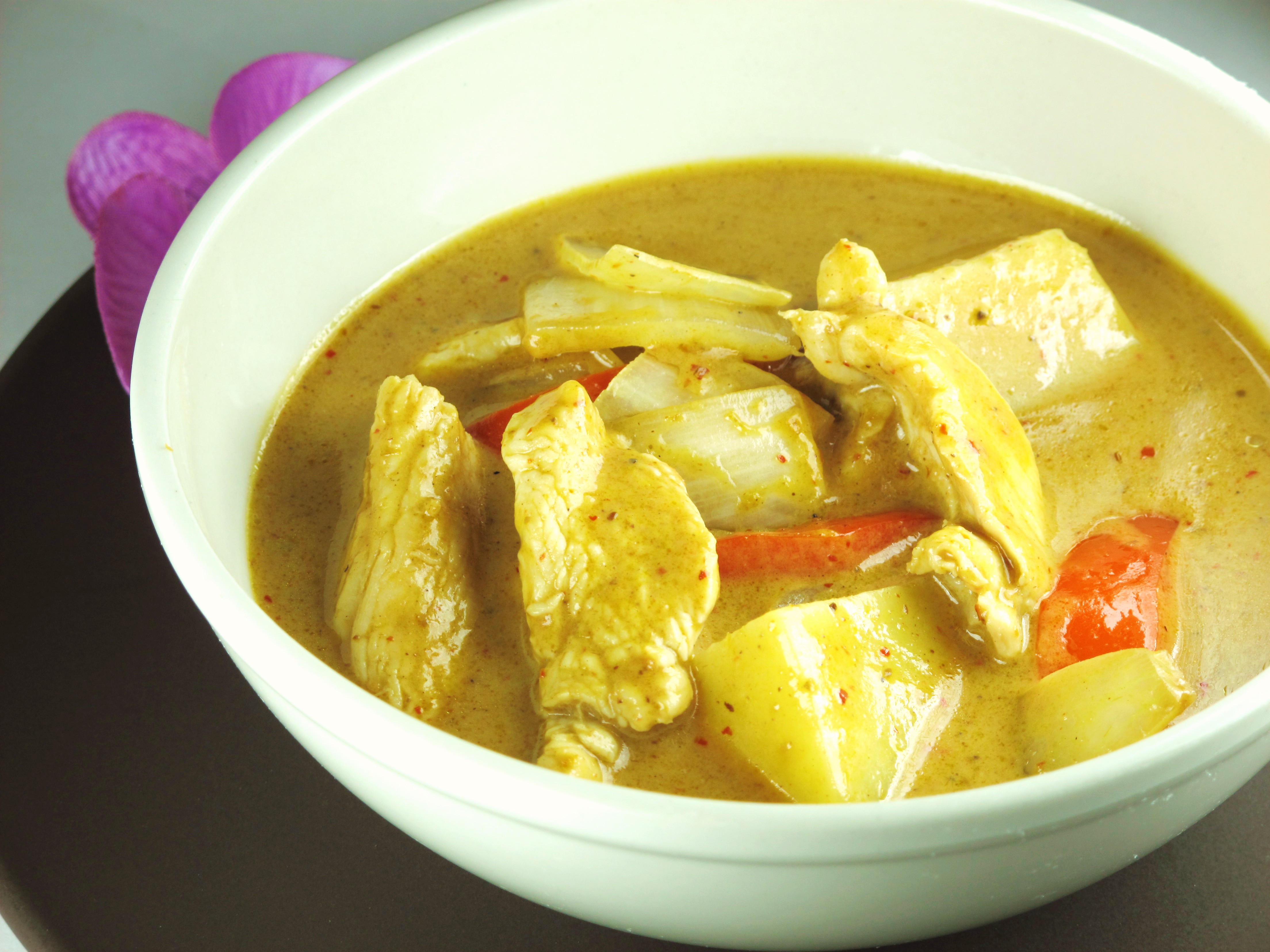 Order Massaman Curry food online from Kanlaya Thai Restaurant store, Harrisburg on bringmethat.com