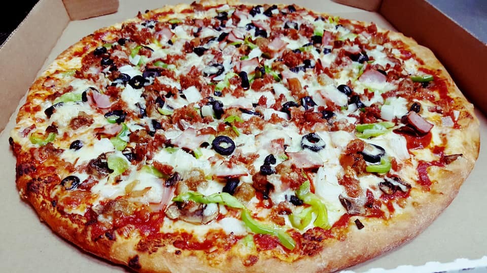 Order Super Deluxe Pizza - Small 12" food online from Sun Crust store, Columbia on bringmethat.com