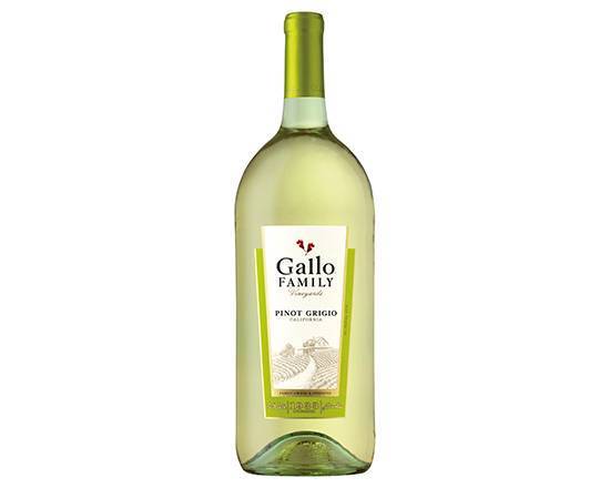 Order Gallo Family Vineyards Pinot Grigio, 1.5L white wine (12.0% ABV) food online from Signal Liquor store, Signal Hill on bringmethat.com