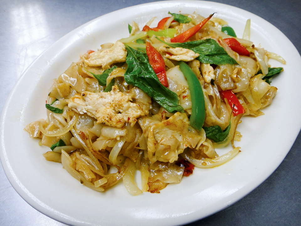 Order Spicy Noodle food online from Thai Curry store, Paramount on bringmethat.com