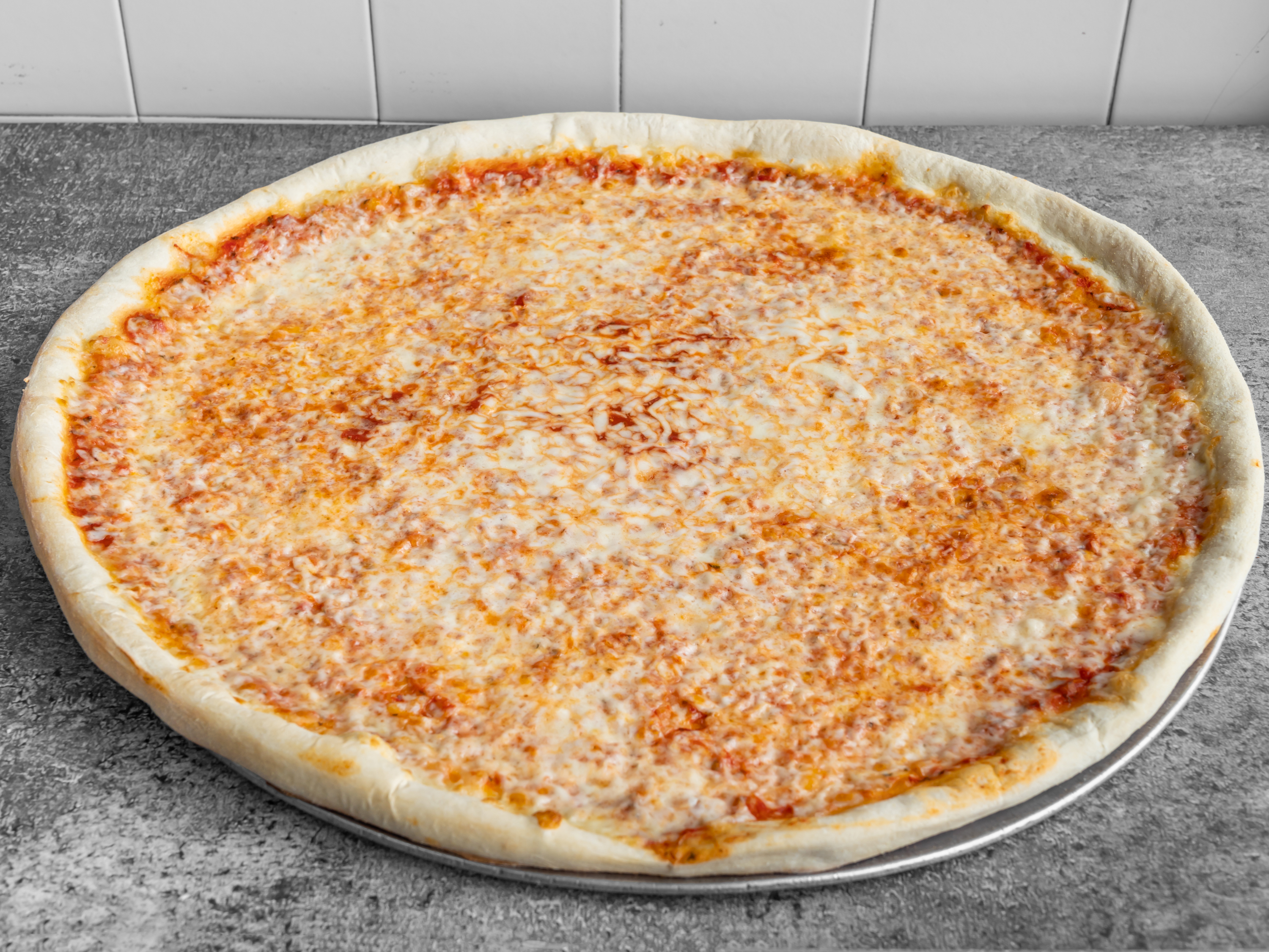 Order Xtra Large Chesse Pizza Pie  food online from La Pizzeria Del Sabor store, Yonkers on bringmethat.com