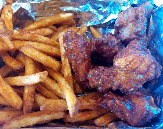 Order Wings (6 pcs) food online from Waldron Burgers & Ribs store, Nyack on bringmethat.com