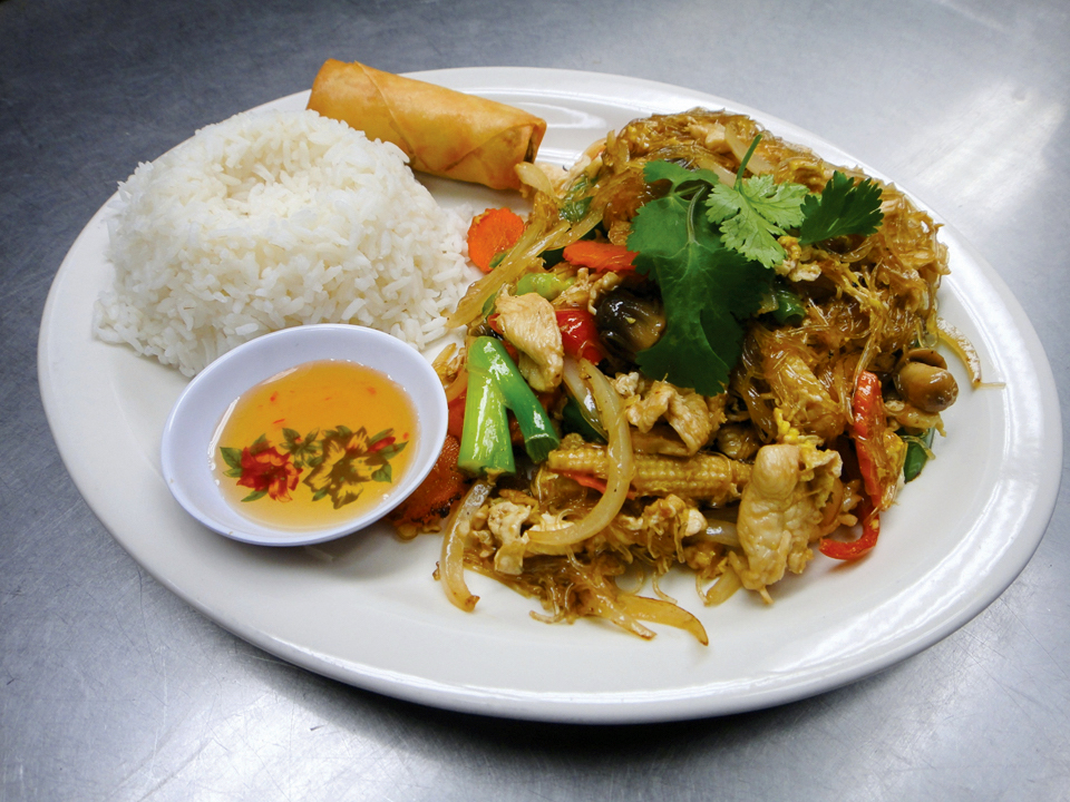 Order Pad Woon Sen Noodle food online from Thai Curry store, Paramount on bringmethat.com