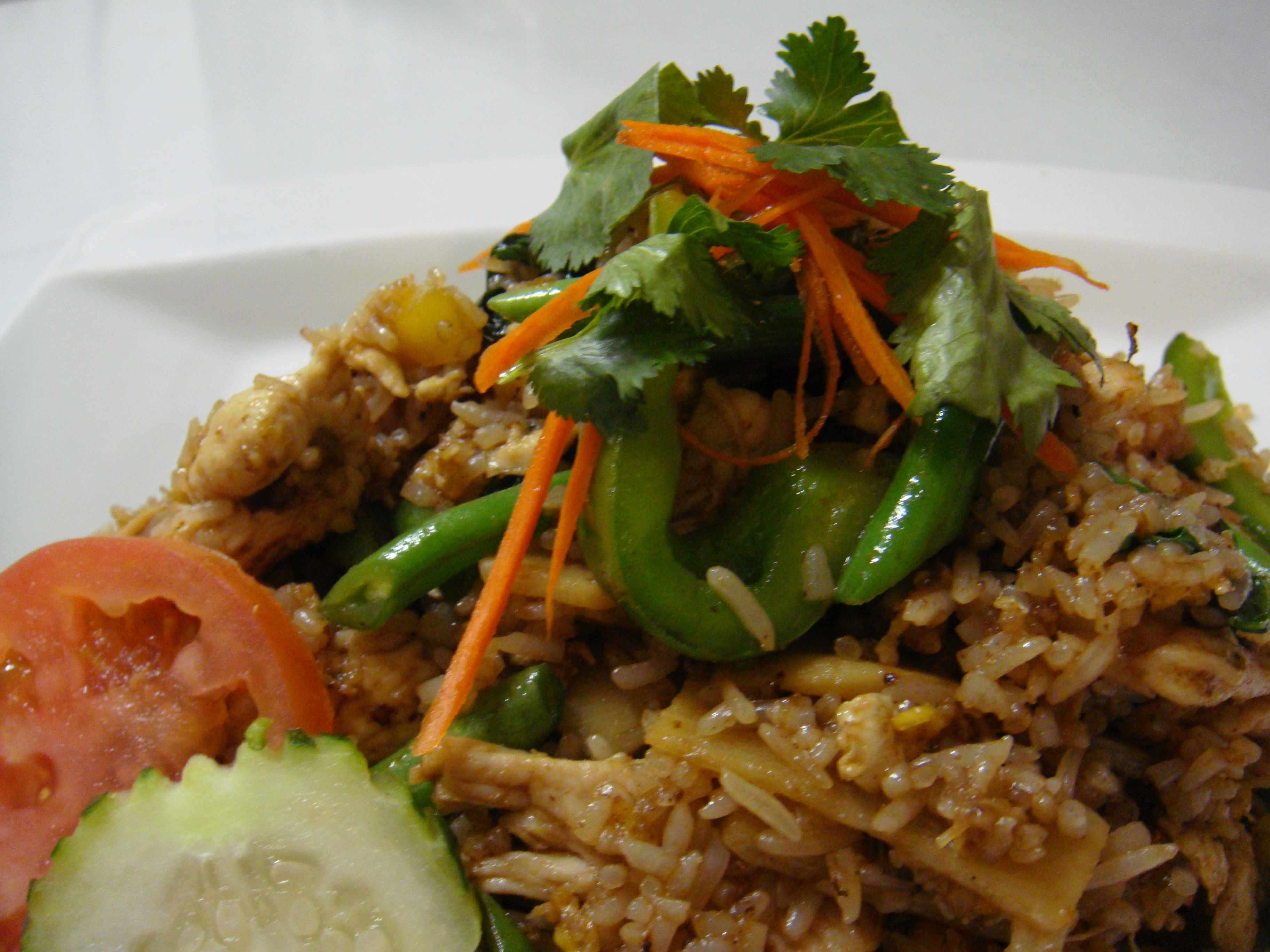 Order 35. Green Curry Fried Rice food online from Thai boulevard store, Forest Hills on bringmethat.com