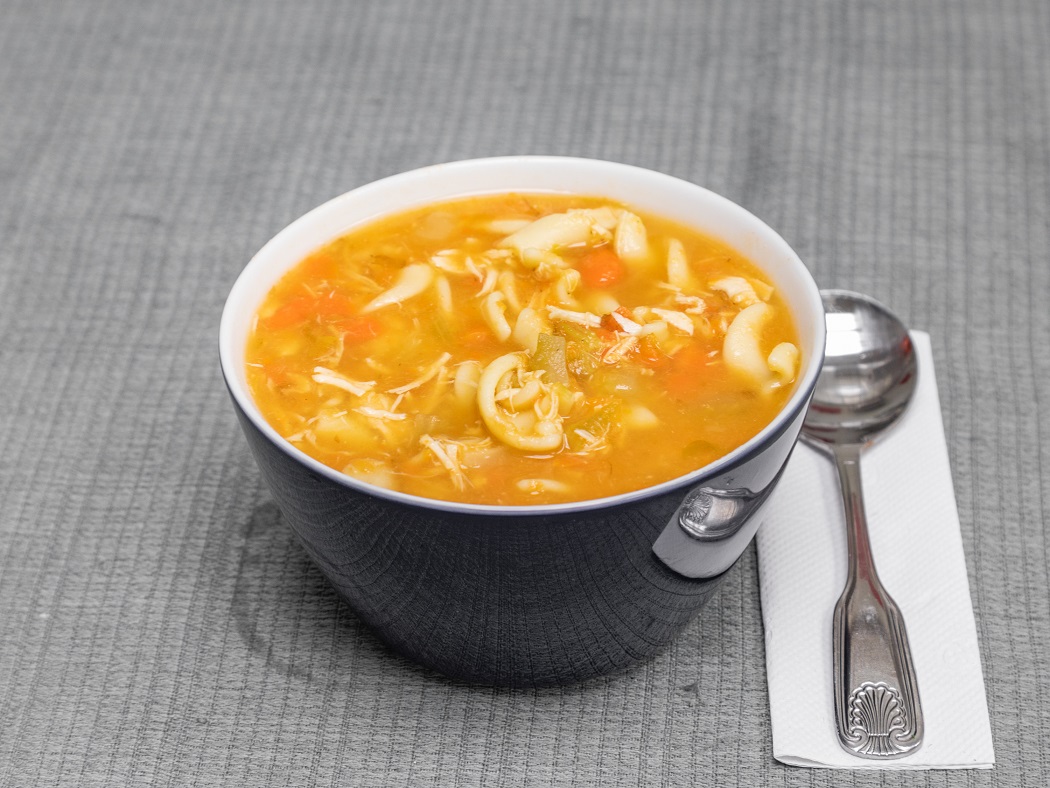 Order Classic Chicken Noodle Soup food online from Hale And Hearty store, New York on bringmethat.com