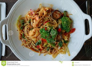 Order N5. Spaghetti Kee Mao food online from Chang Thai & Pho store, North Bend on bringmethat.com