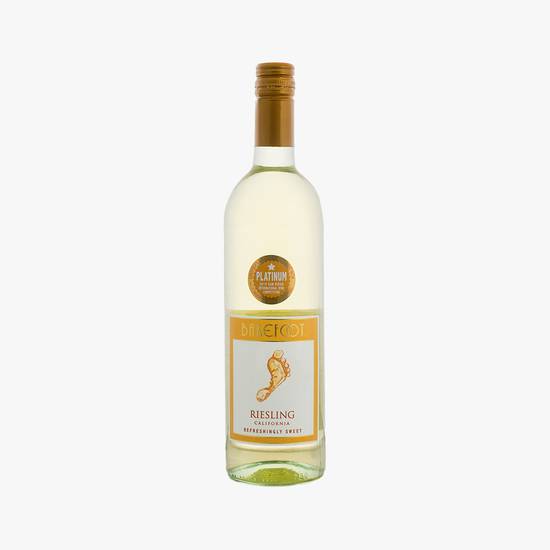 Order Barefoot California Riesling food online from Mission Liquor & Deli store, Sacramento on bringmethat.com