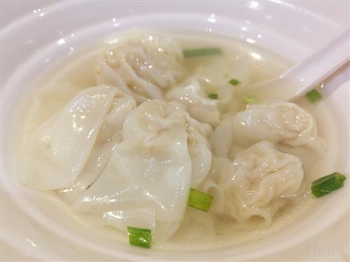 Order Dumplin Soup 水饺汤 food online from Oriental Kitchen store, Philadelphia on bringmethat.com