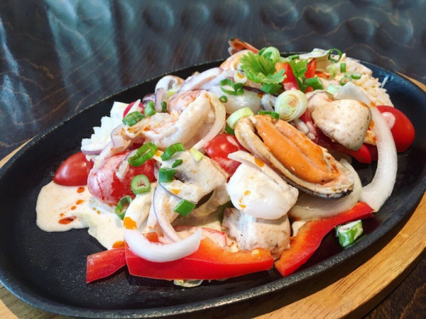 Order Sizzling Seafood food online from One Waan Thai store, San Francisco on bringmethat.com
