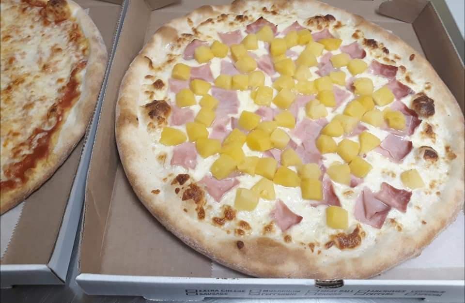 Order Hawaiian Pizza - Medium 14" (6 Slices) food online from Gino Pizza store, Lindenwold on bringmethat.com