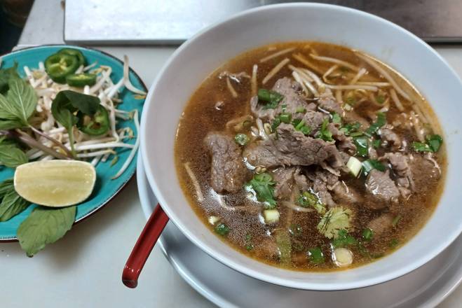 Order Beef Noodle Soup food online from Tao Thai Hot store, San Antonio on bringmethat.com