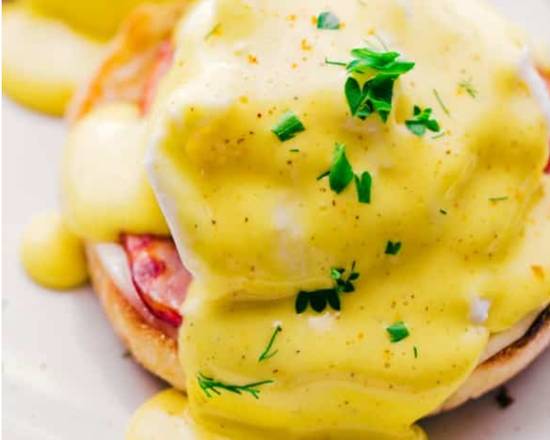 Order Classic Benedict food online from Lathrop House Cafe store, River Forest on bringmethat.com