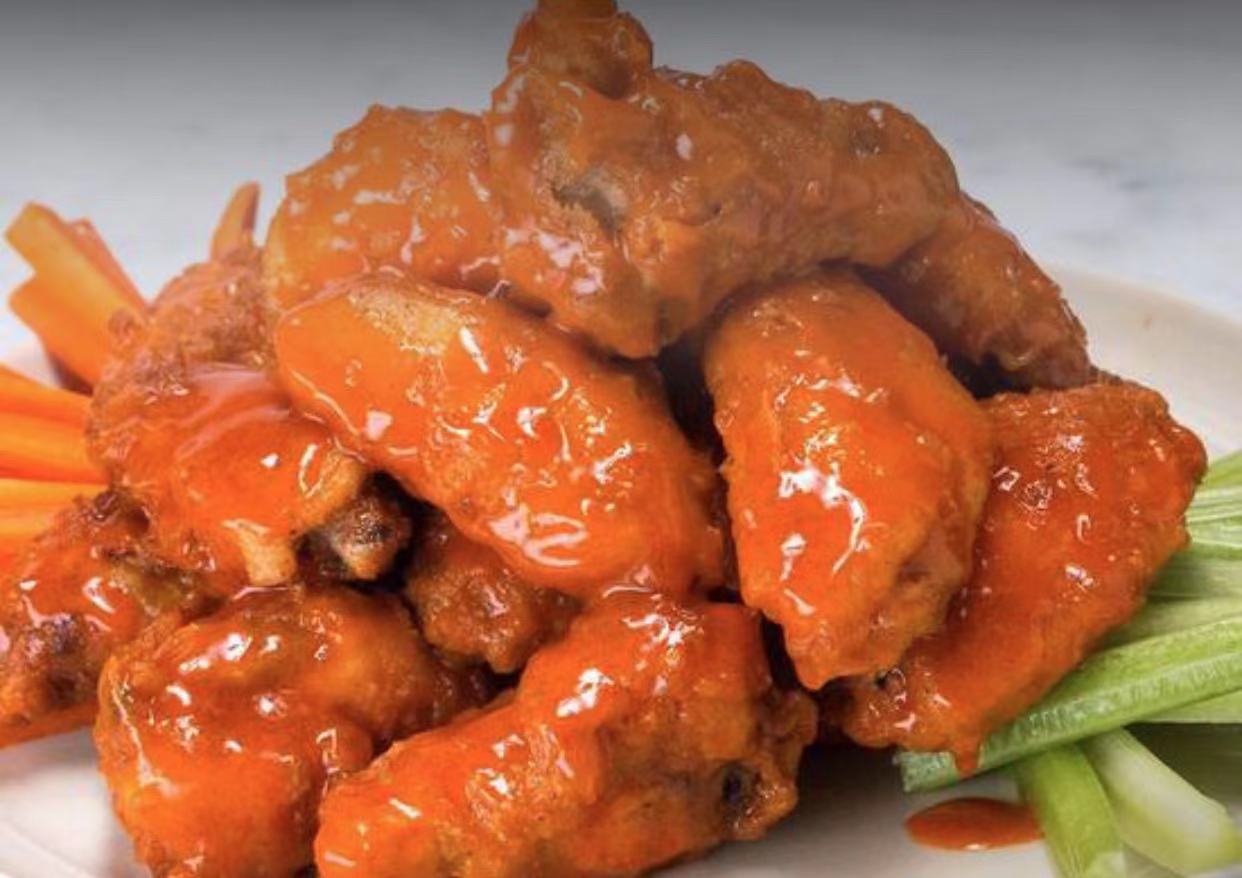 Order A2. Buffalo Wings 辣鸡翅 food online from Lin Jin Chinese Restaurant store, Philadelphia on bringmethat.com