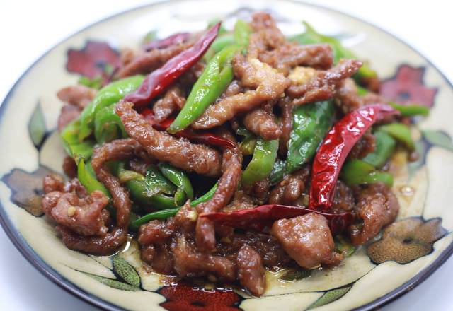 Order CN2P. Pork with Dual Chili Pepper 雙椒炒豬肉 food online from Uncle Chen's Chinese Restaurant store, State College on bringmethat.com