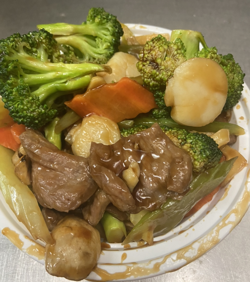 Order S2. Beef with Scallops food online from New Jin Xin store, Brooklyn on bringmethat.com