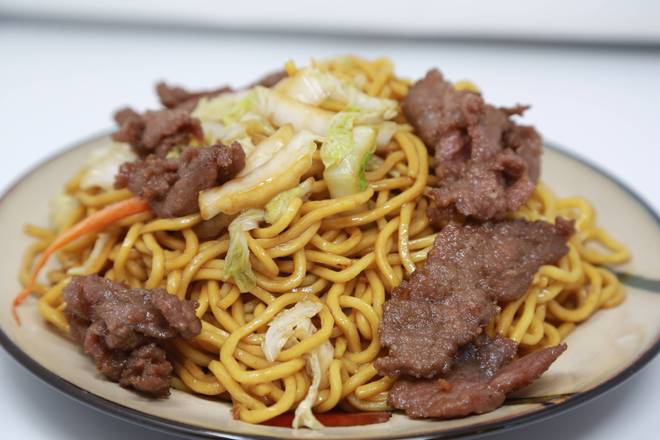 Order D21B. Beef Lo Mein Dinner 牛撈麵套餐 food online from Uncle Chen's Chinese Restaurant store, State College on bringmethat.com