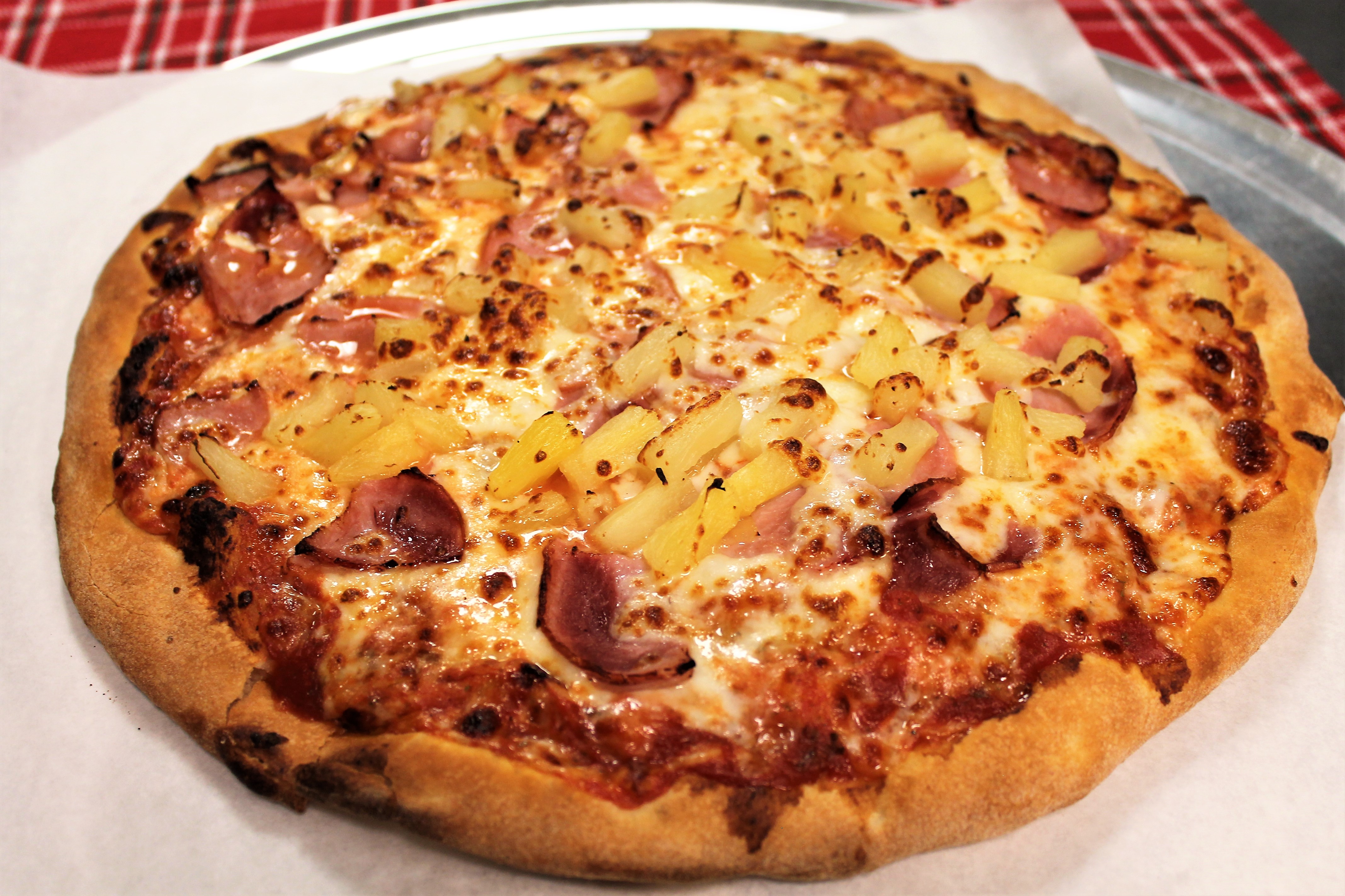 Order Hawaiian Delight Pizza food online from Tony Pizza & Pasta store, Oak Park on bringmethat.com
