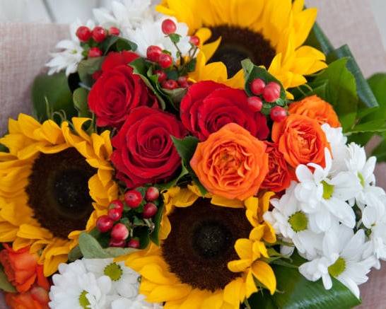 Order Sunflower ＆ Roses Happy Bouquet W/Greeting Card food online from 800 Rose Big Florist Gifts & Desserts store, Newport Beach on bringmethat.com