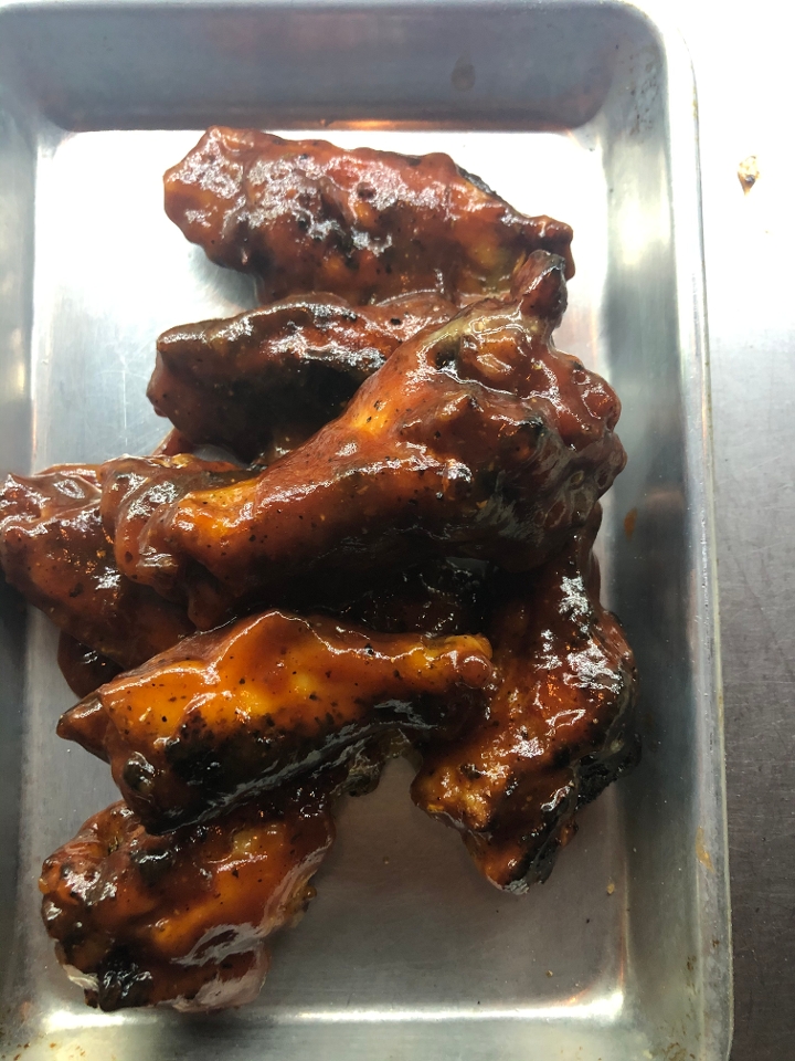 Order BBQ WINGS food online from The Hub Pizza Bar store, Ansonia on bringmethat.com