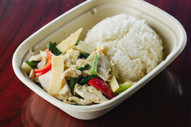 Order E1. Green Curry food online from Thai 2 Go store, Dallas on bringmethat.com